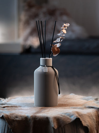 ICONIC HOME Duftvase Pure Cozy Greige mit Deko #mood