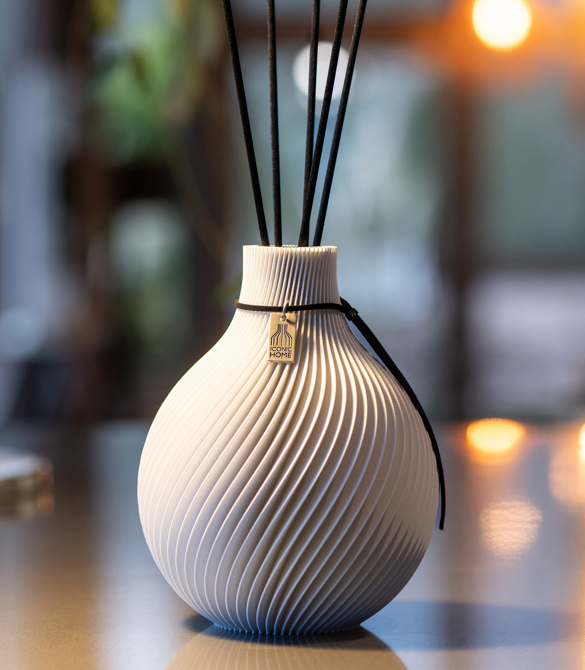 ICONIC HOME Sphere Duftvase Pure White Ambiente