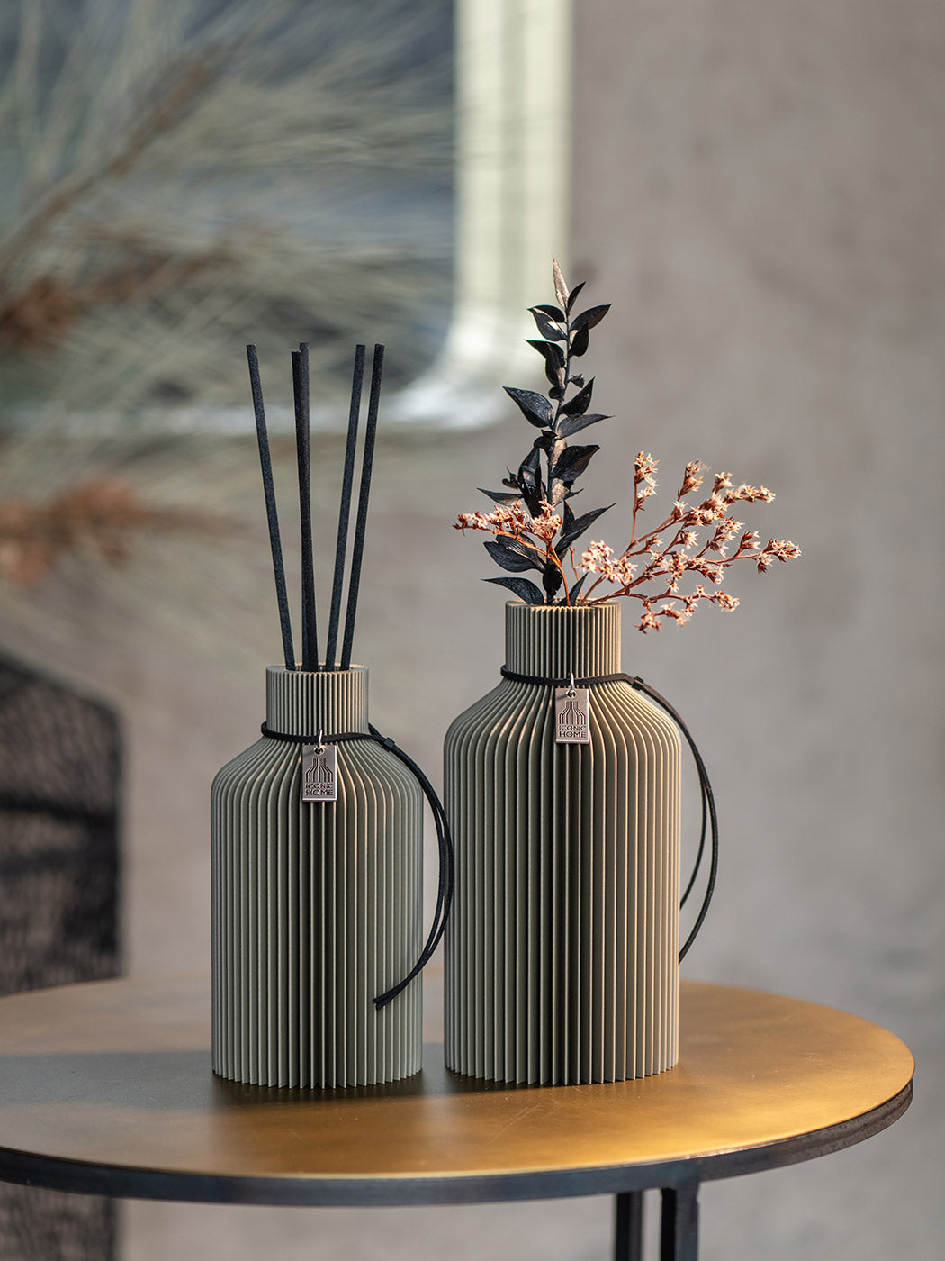 ICONIC HOME Duftvasen Pure in Mystic Mud mit Blumendeko #mood
