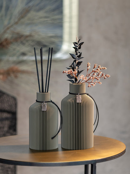 ICONIC HOME Duftvasen Pure in Mystic Mud mit Blumendeko #mood