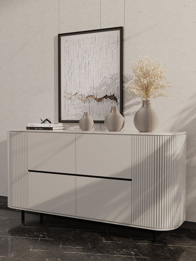 ICONIC HOME Sphere Vasen auf dem Sideboard