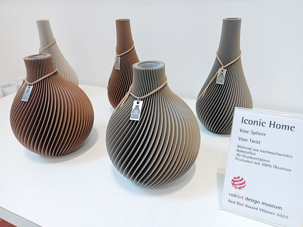 ICONIC HOME Vasen im Museumsshop vom Red Dot Museum