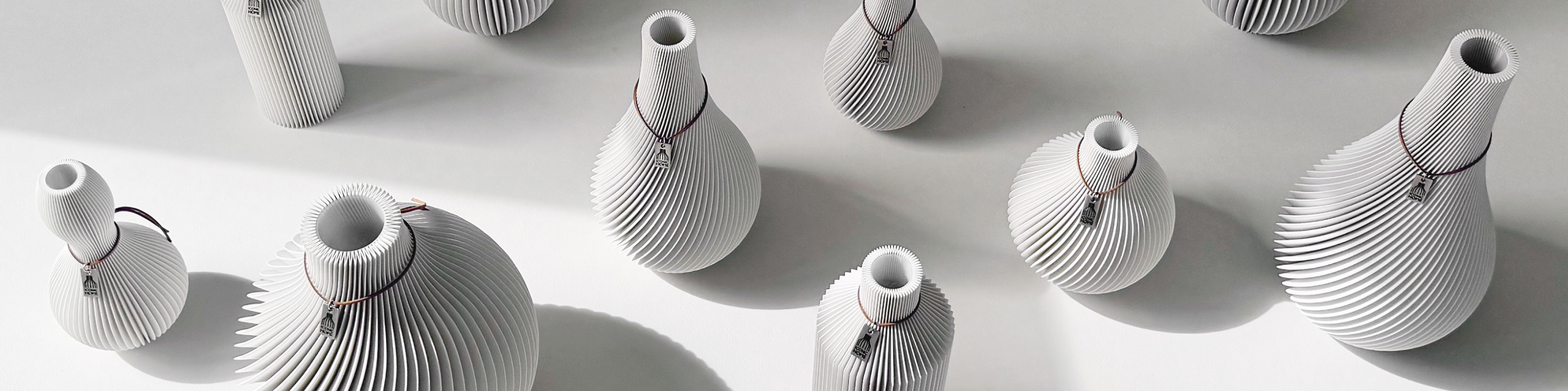 weiße ICONIC HOME Vasen