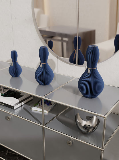 ICONIC HOME Vases Shape in sea blue auf USM Sideboard #mood