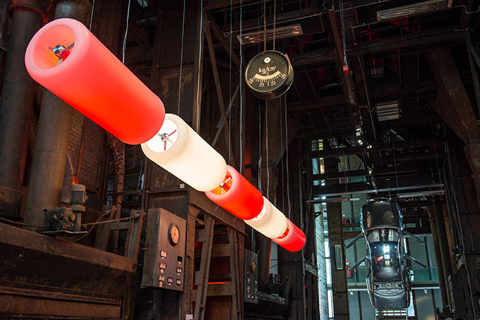 Modernes Design vor Industriekulisse im Red Dot Design Museum