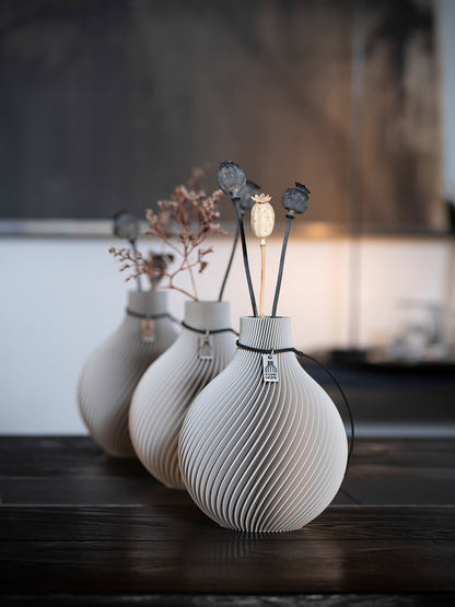 Tischvase Sphere schwarzes Band Set 3 Vasen 15 cm cozy greige ICONIC HOME
