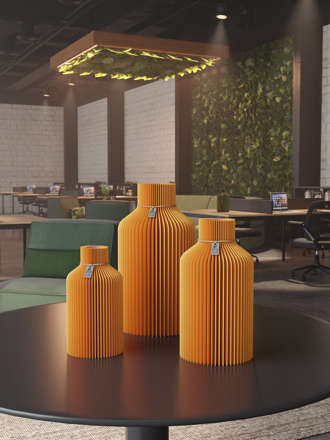 Vase Pure Golden Yellow ICONIC HOME im Coworking Space