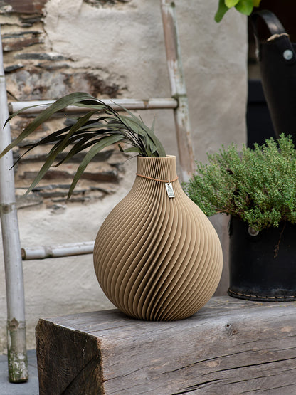 Vase Sphere in Holzfarbe ICONIC HOME #mood